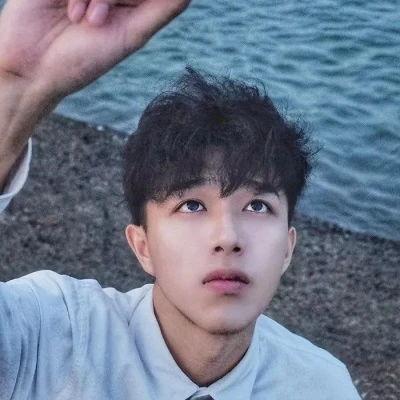 娱乐吃瓜头像男真人版,揭秘网络红人的真实面貌 第3张 娱乐吃瓜头像男真人版,揭秘网络红人的真实面貌 第3张