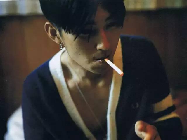 油管博主爆料丁海寅视频,揭秘明星幕后生活  第2张