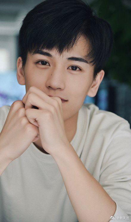 张凌赫娱乐八卦每日爆料最前线,揭秘明星幕后故事，每日爆料最前线